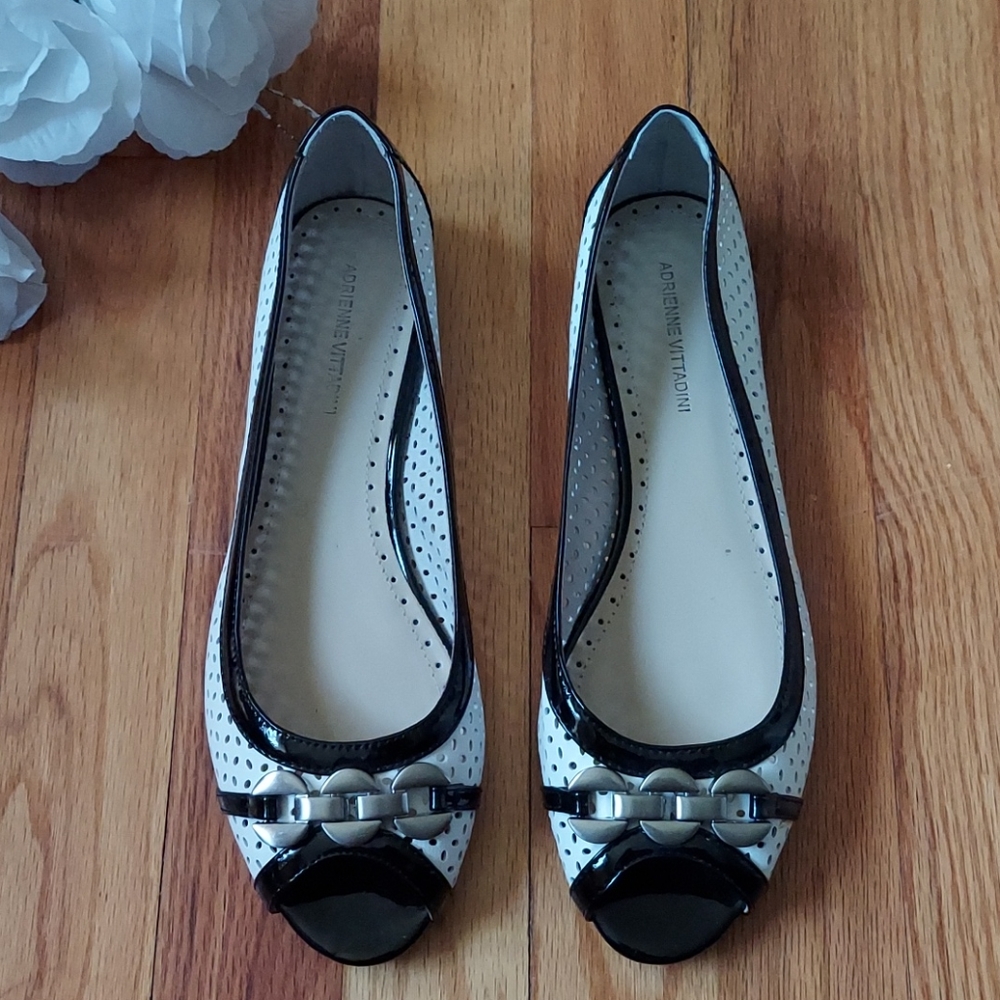 Adrienne Vittadini Alva Open Toed Flats Size 8.5 - Picture 1 of 17